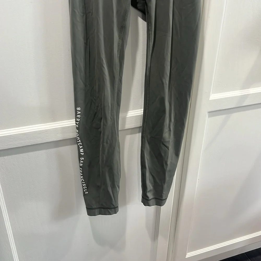 lululemon athletica sleek stylish